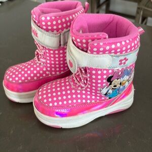 Toddler girl snow boots with Minnie and daisy